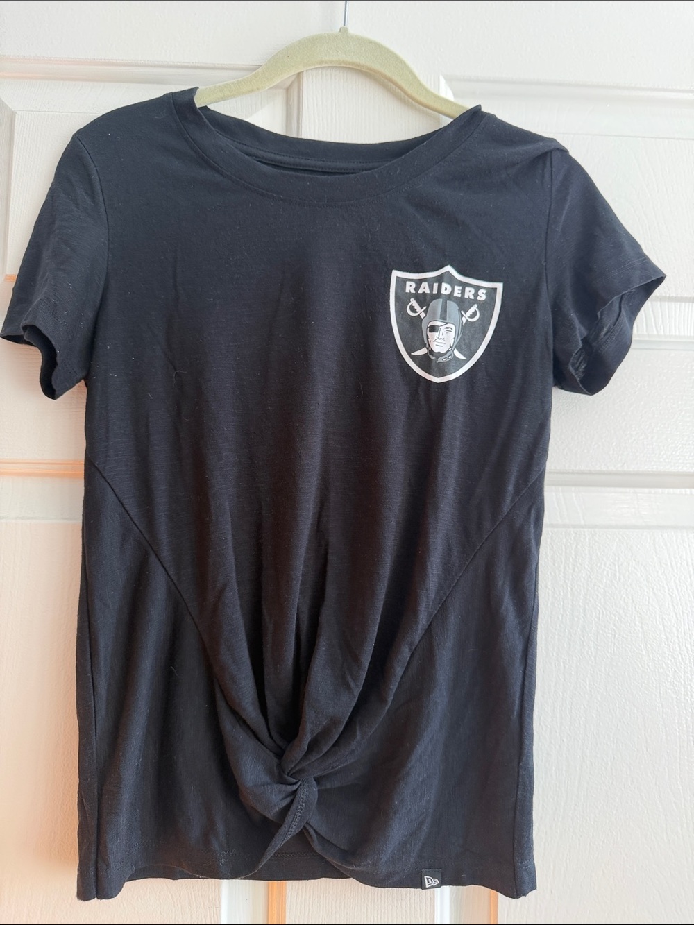 Las Vegas Raiders Black Women’s Front-Twist Tee with Chest Logo